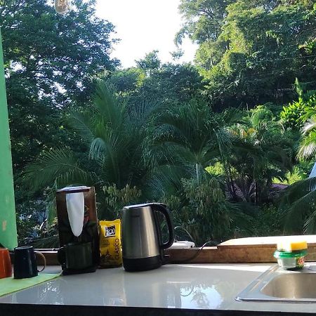 Hostel Tuanis Surf Camp Playa Santa Teresa  エクステリア 写真