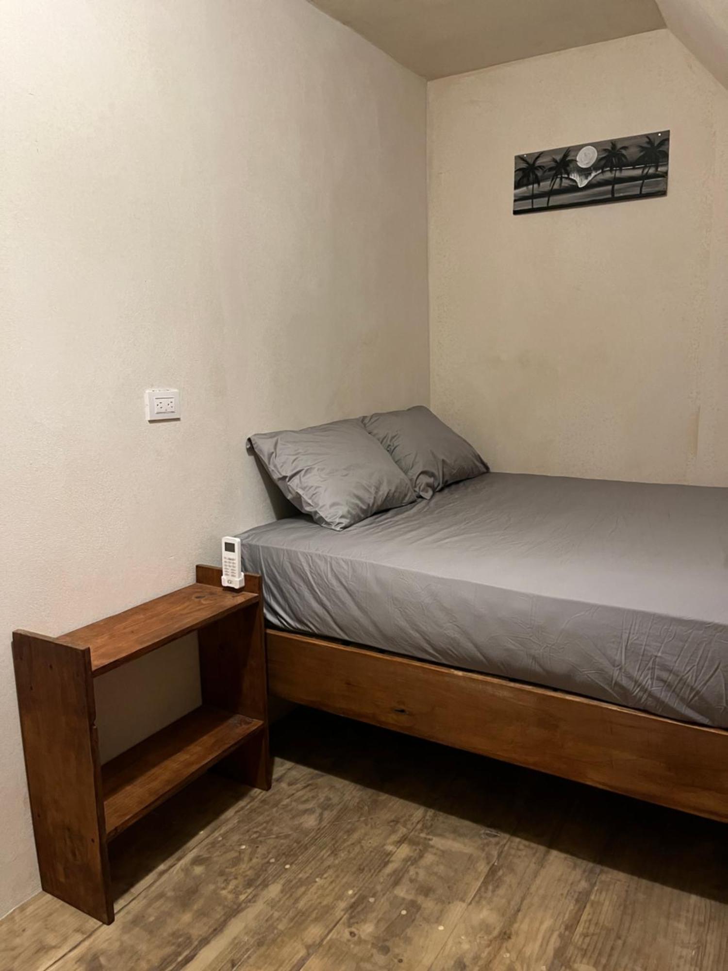 Hostel Tuanis Surf Camp Playa Santa Teresa  エクステリア 写真